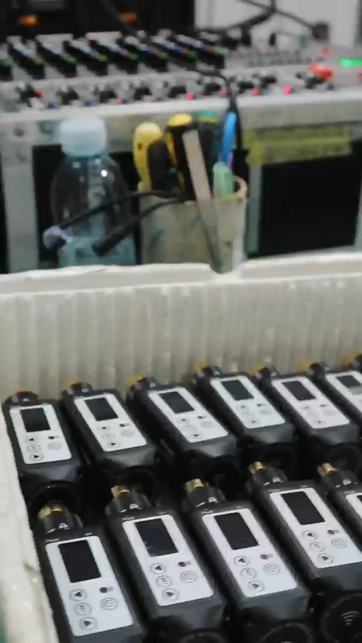 RT-1 Plug-On UHF XLR Wireless Microphone Adapter