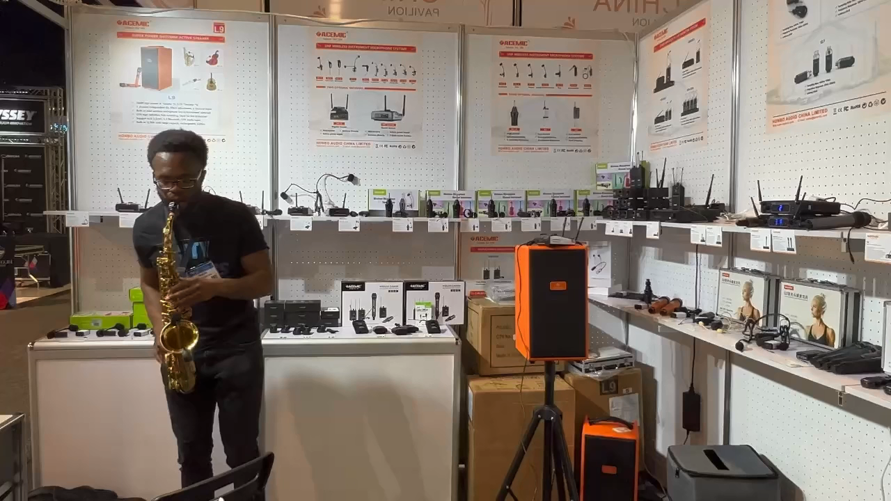 ST-2 Wired Saxophone Microphone